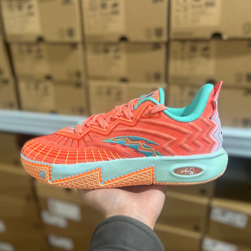 安踏凯里欧文二代达拉斯防滑耐磨专业低帮运动篮球鞋112531111S