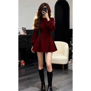 过年新年战袍红色洋装女秋冬2026新款高级感小个子收腰a字短裙