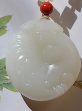 和田羊脂白玉雕件（冠上加冠）52克