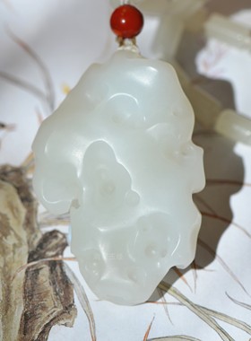 和田玉雕件（太湖石）98克