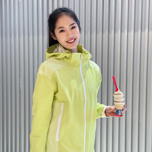 纳迪亚连帽防晒轻薄透气短外套女