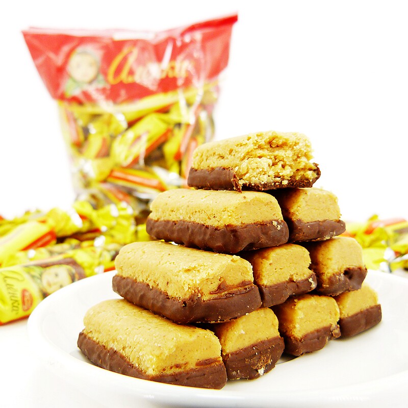 俄罗斯进口酥糖大头娃娃芝麻酥糖巧克力花生酥爱莲巧零食糖果包邮