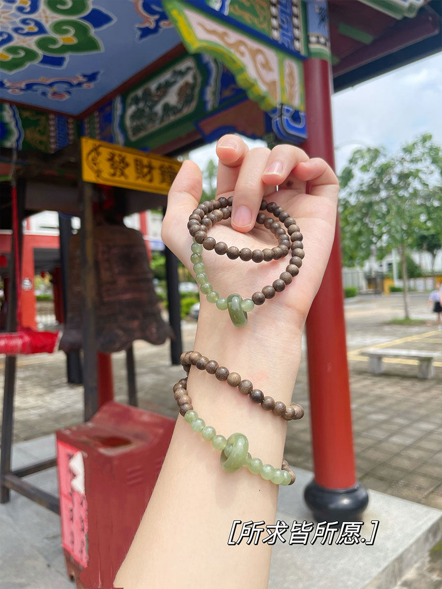 새로운 중국 스타일의 국가 스타일 천연 맑은 물 재료 HETIAN JADE AGARWOOD 팔찌 골동품 이중 원형 묵주 팔찌는 당신의 인생에서 부를 유치합니다