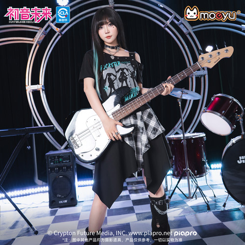 moeyu初音未来摇滚未来美式复古斜肩吊带短袖t恤女夏季宽松上衣