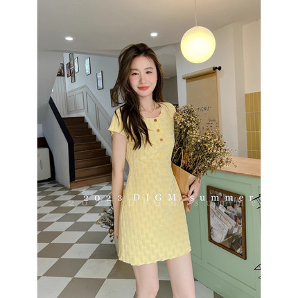 纯欲风辣妹针织收腰显瘦飞袖连衣裙女2026夏季新款包臀裙高腰短裙