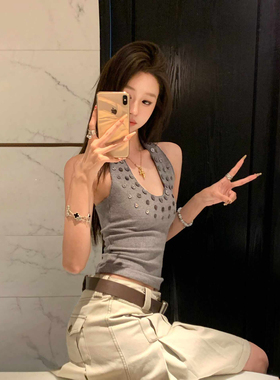灰色贝壳重工针织挂脖吊带背心女2026夏季新款外穿辣妹美背上衣