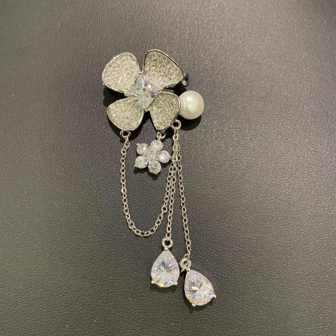 天然淡水珍珠胸针 花朵胸花 锆石