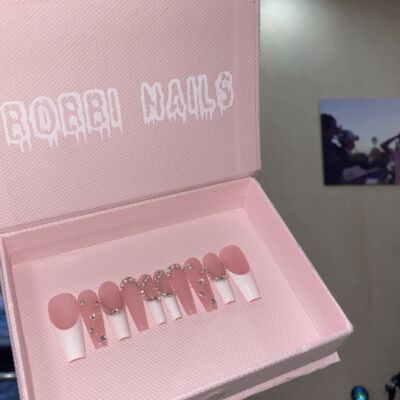 BOBBINAILS欧美小众粉透温柔法式贴钻可拆卸穿戴甲成品