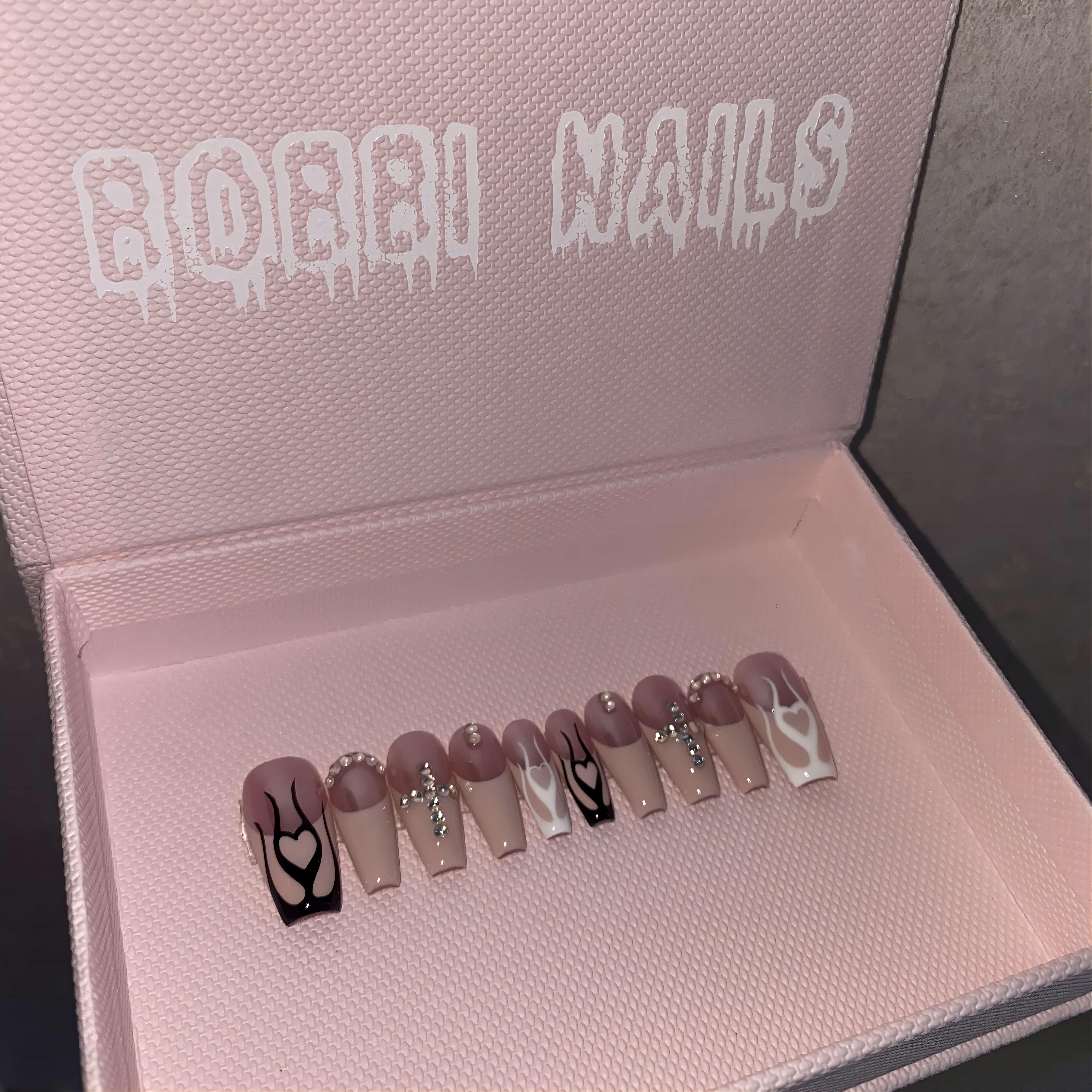 BOBBINAILS珍珠底橡皮粉法式黑白鸳鸯火焰欧美ins可拆卸穿戴甲成