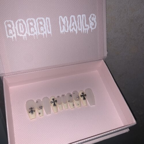 BOBBINAILS奶黄乳白法式十字架贴钻款可拆卸手工制作光疗穿戴甲