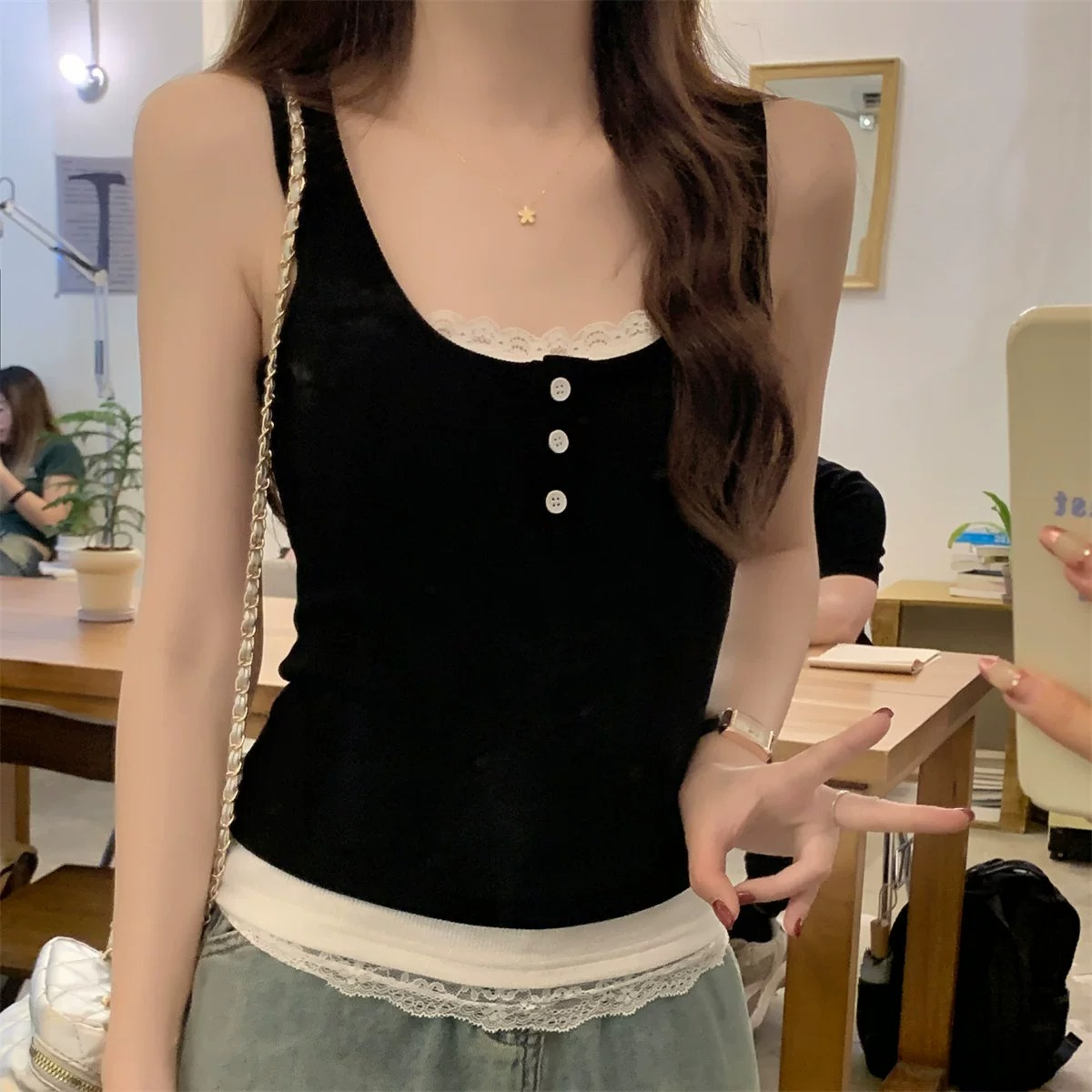 黑色带胸垫吊带背心女夏外穿辣妹打底内搭蕾丝拼接假两件无袖上衣