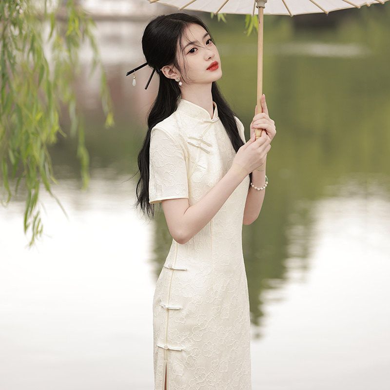 白色蕾丝中式长款改良旗袍2024新款女复古修身短袖走秀款演出服装