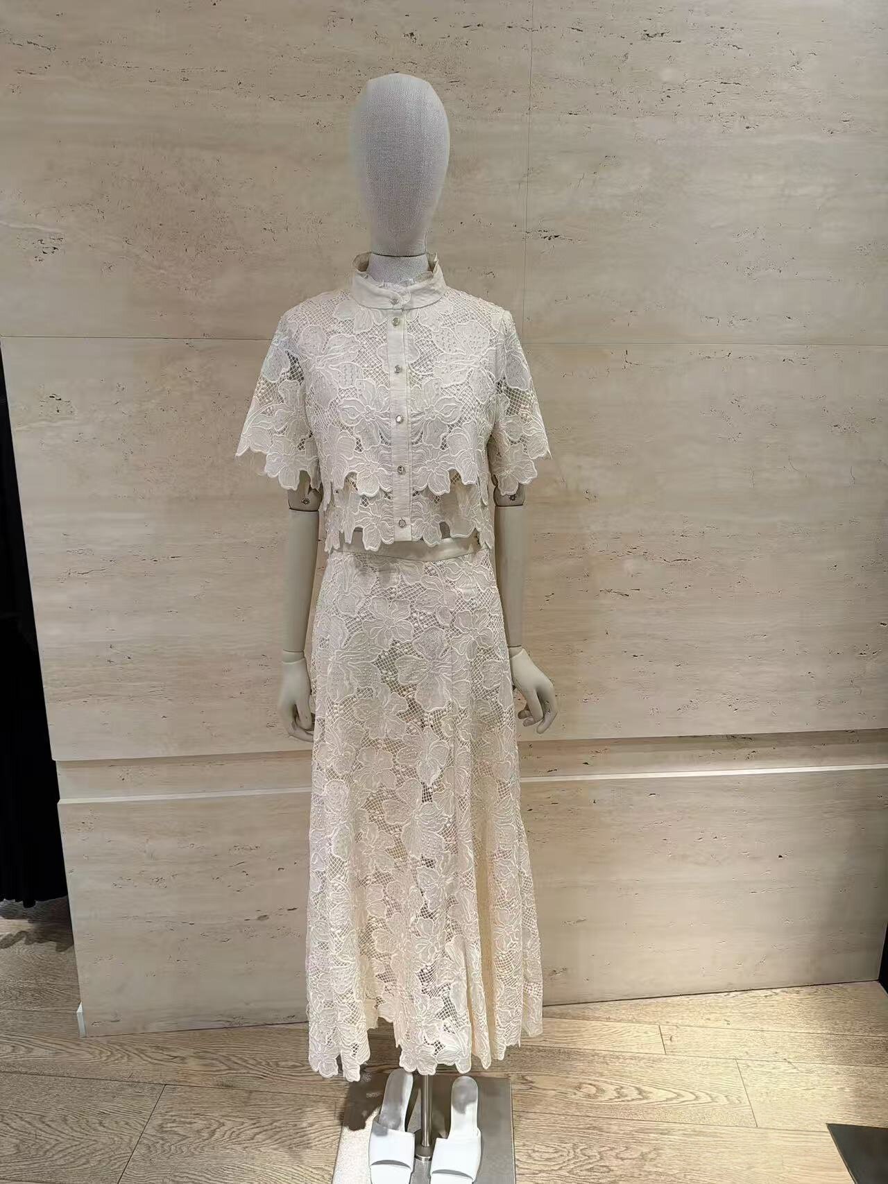 法式小众 2026春夏名媛订珠水溶蕾丝刺绣边上衣半身裙套装