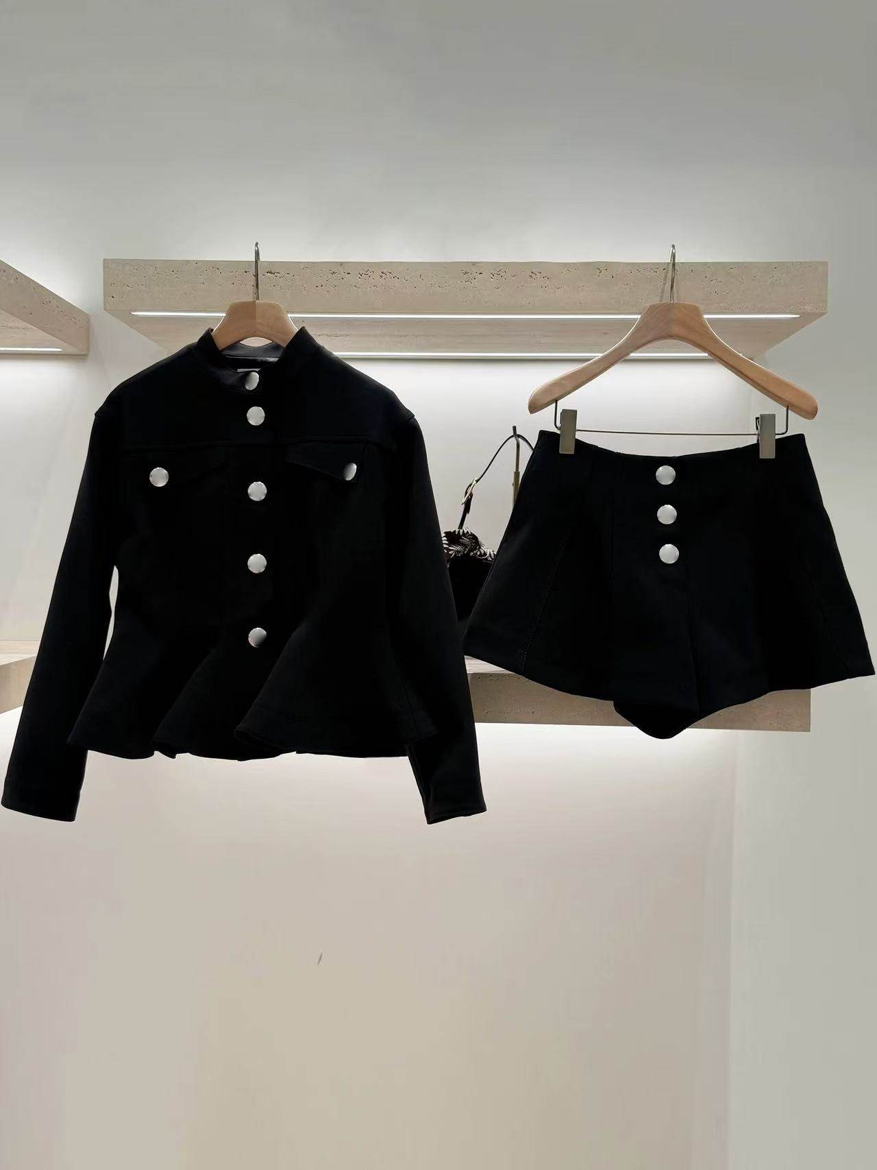 法式小众 2026早春金属圆扣鱼尾下摆圆领外套高腰短裤套装,女装/女士精品,短外套,淘宝优惠券,粉丝福利购,淘宝优惠卷