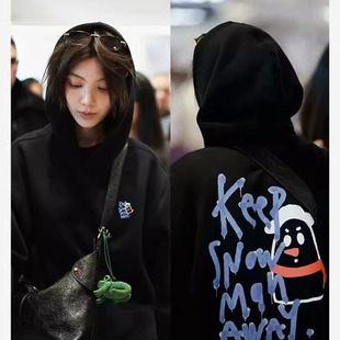 泰剧lingorm邝玲玲同款涂鸦雪人字母卫衣2025秋冬学院风潮流帽衫