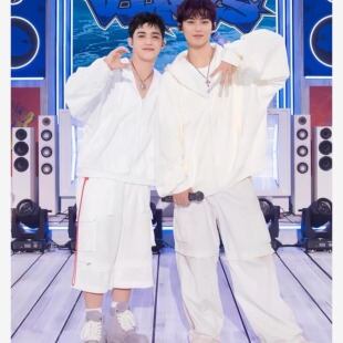 SEVENTEEN金珉奎崔胜澈权顺荣同款白色拉链卫衣外套新款秋冬上衣