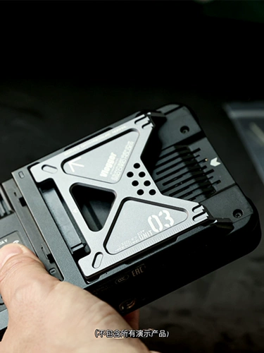 Обеденный коробка № 3 алюминиевый сплав охлаждающий жесткий диск коробка ninja v применимо к 2,5 -килограммовым фотографам SSD -карт Чен Вэньцзян