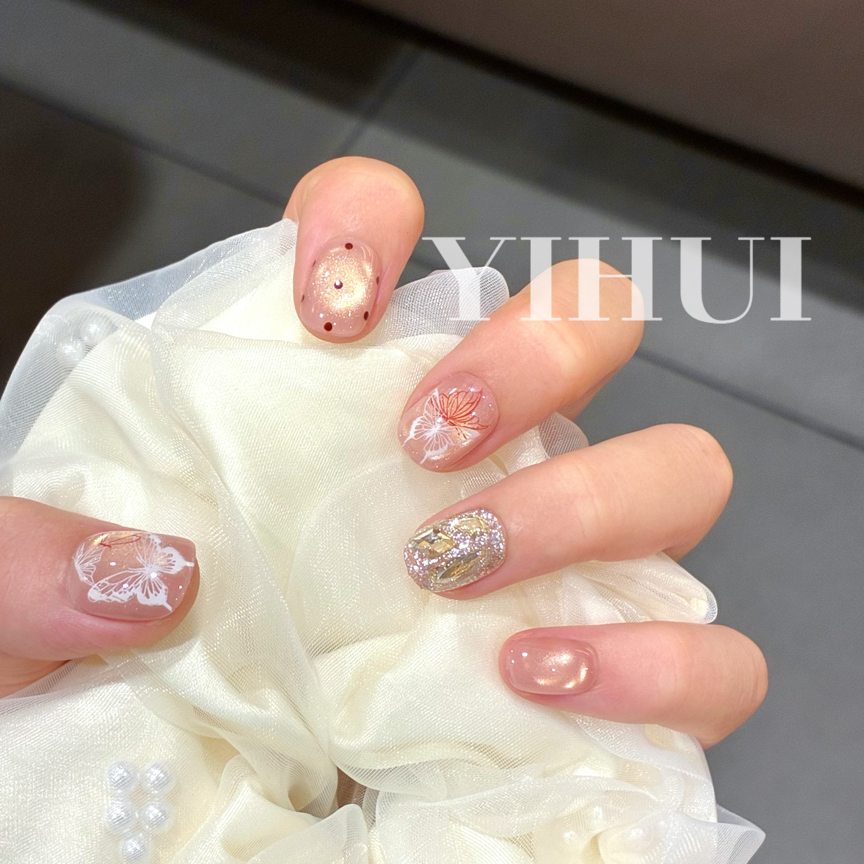 （垂丝海棠）手绘蝴蝶轻奢香槟金猫眼气质手工穿戴甲可拆卸甲片