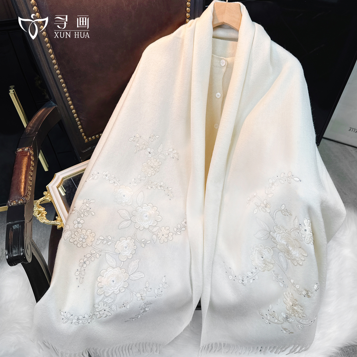 刺绣羊毛披肩女外搭2025新款围巾两用秋冬旗袍披风送妈妈生日礼物