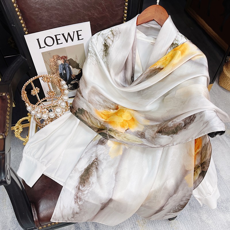 100%桑蚕丝，送精美礼盒