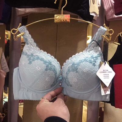 ab聚拢集中杯型文胸内衣