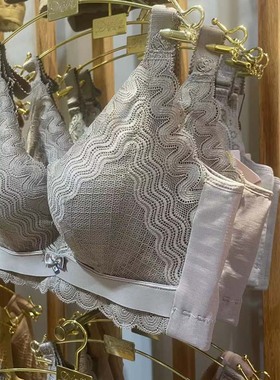 戴芝蒂新品中杯侧收聚拢文胸四分之三调整型女士内衣81908