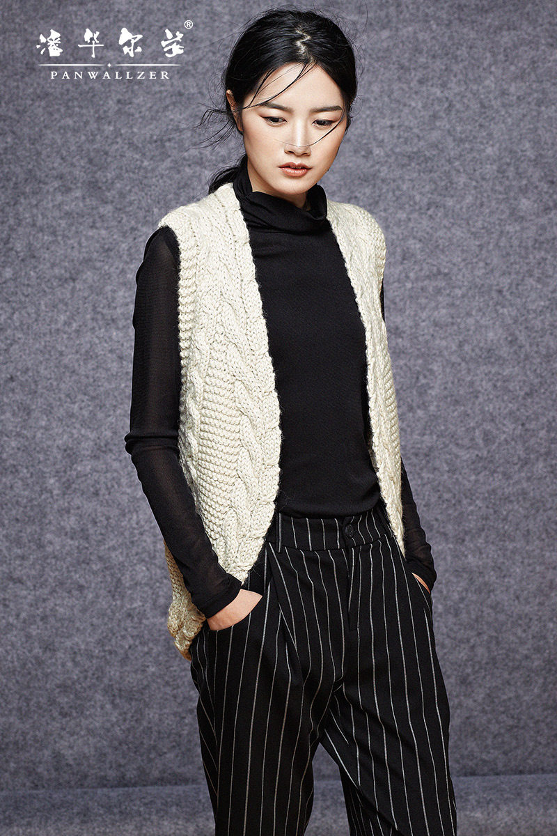 手工定制编织毛衣潘华尔姿白色麻花条纹宽松粗线羊毛背心马甲女