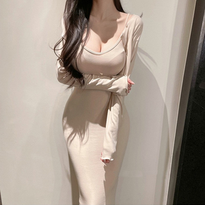 U领低胸性感紧身包臀长裙子鱼尾裙吊带连衣裙套装纯欲穿搭女夜场