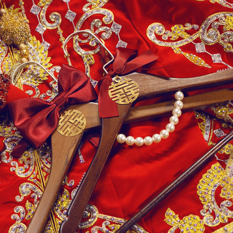 婚纱衣架伴手礼结婚衣架一对