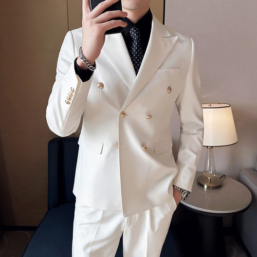 白色戗驳领西服潮套装