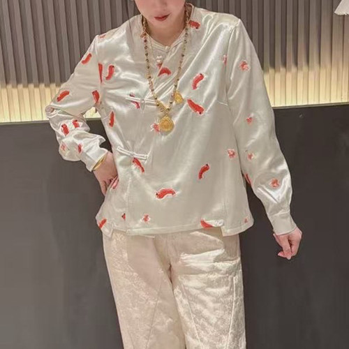 新中式盘扣斜襟圆领长袖印花衬衫