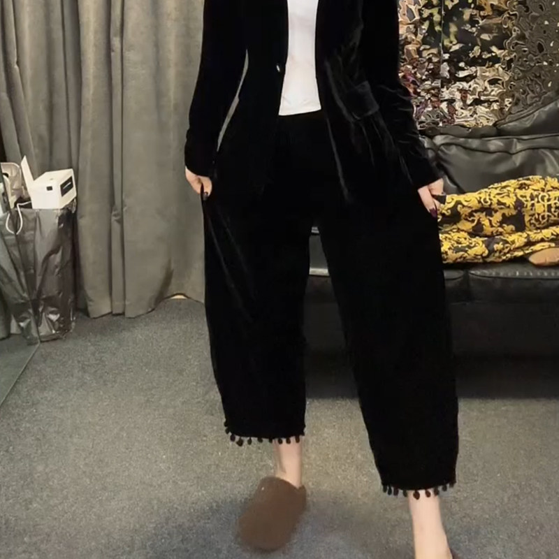 高级感国风女2026春季新中式丝绒高腰显瘦宽松流苏毛球九分阔腿裤
