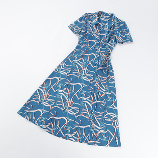 显瘦遮肉弹力 修身 酒窝桃子大码 轻奢风翻领连衣裙V领喷染印花短袖