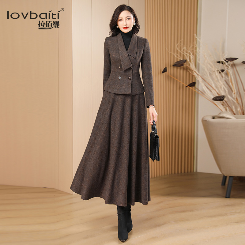 拉佰缇棕色毛呢条纹毛呢两件套装