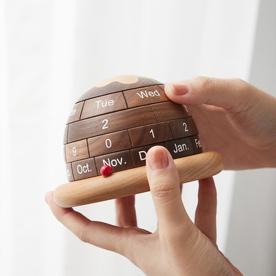 实木万年历摆件创意办公桌行星日历男女生日礼物小众高级文创礼品