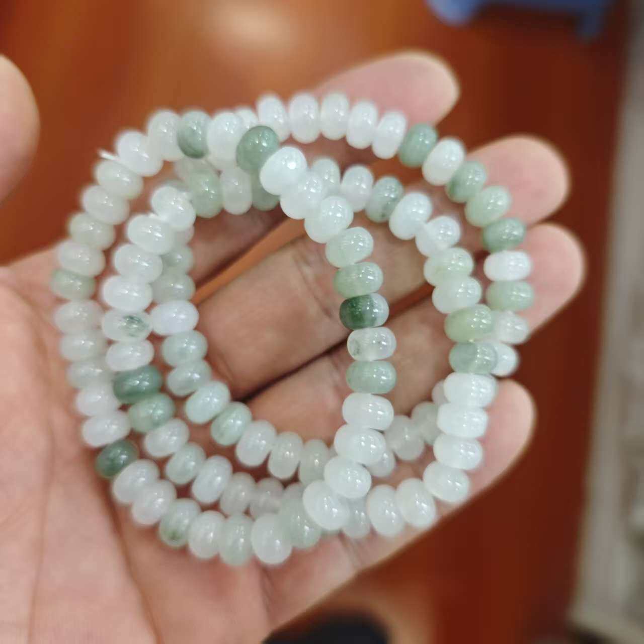 天然东陵玉白底青古墩佛珠手串