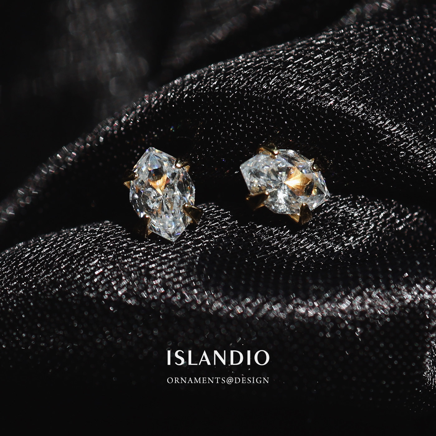 ISLANDIO棱角钻石纯银迷你小耳钉
