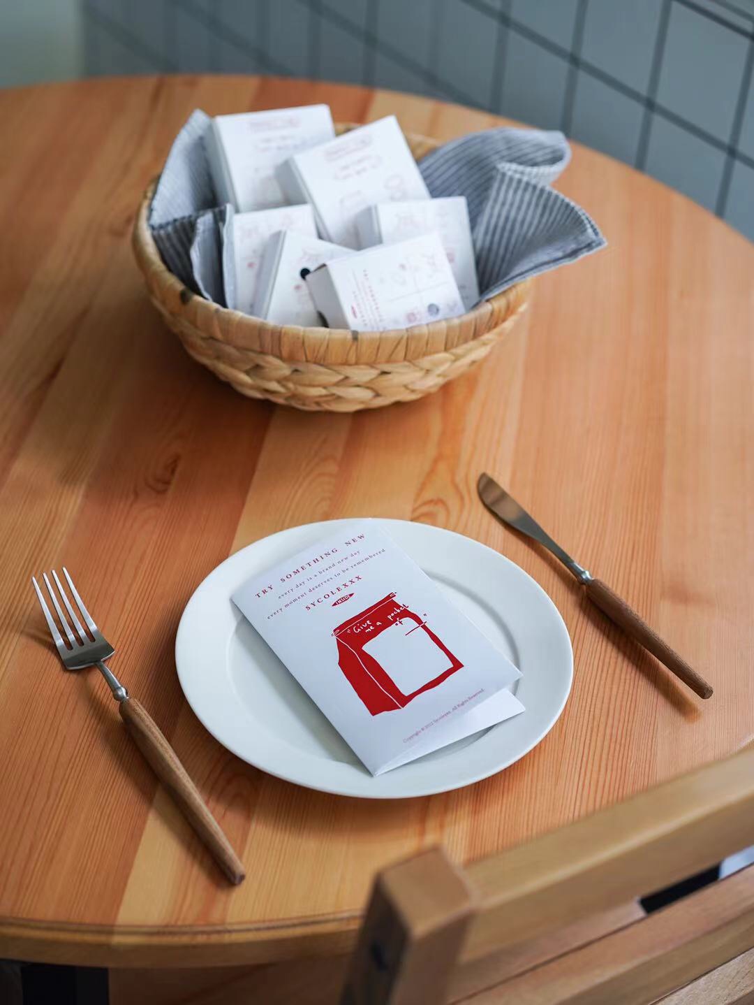 四可印章蜡烛柠檬台灯面包袋椅子