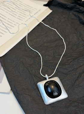 欧美复古方形黑色吊坠项链女银色金属链条简约小众高级感饰品