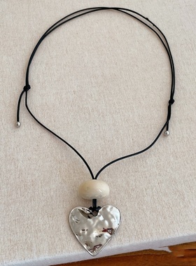 韩国ins小众褶皱爱心项链长款可调节黑绳不J规则桃心choker锁骨链
