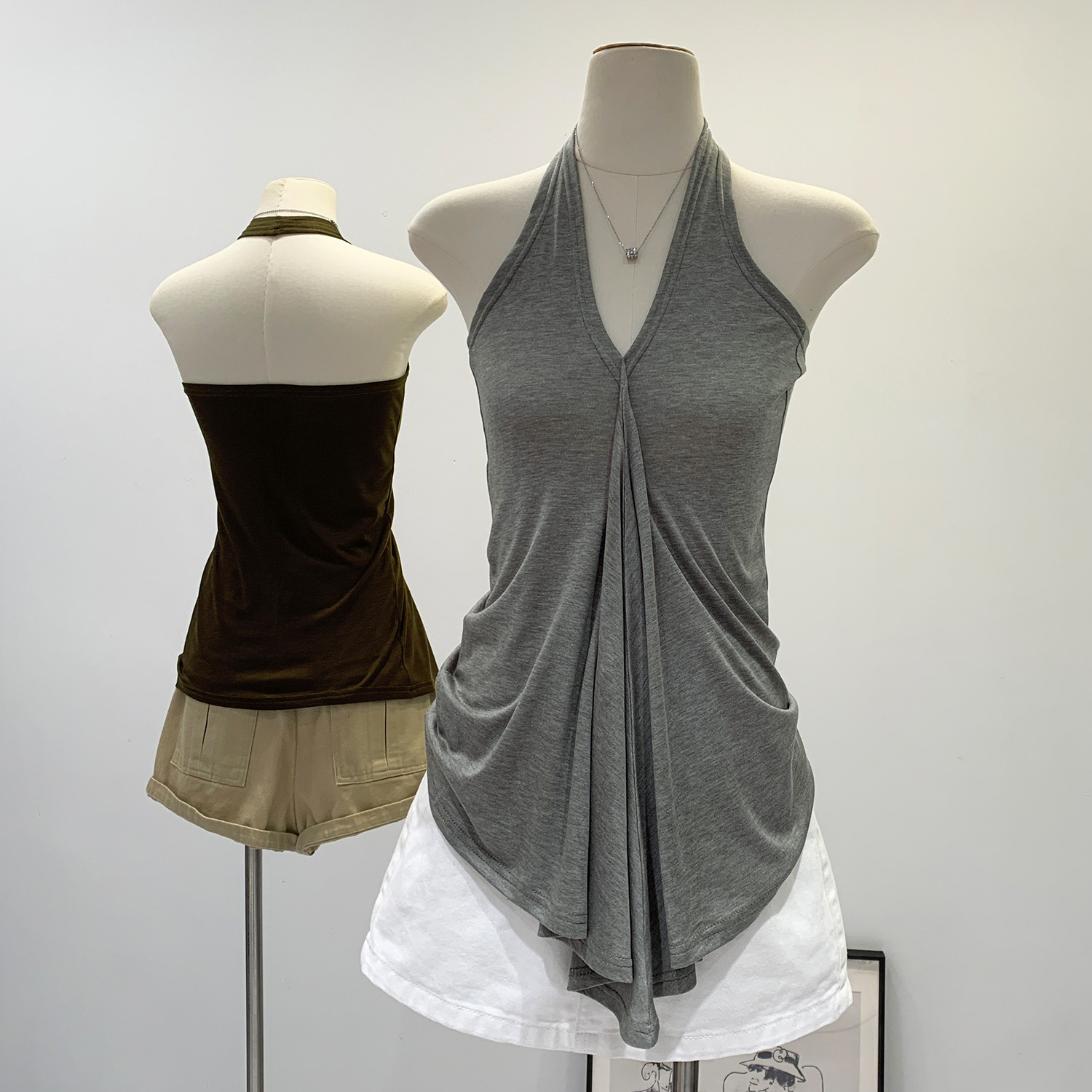 莱赛尔挂脖露背V领吊带背心女夏2025新款不规则设计感无袖小上衣