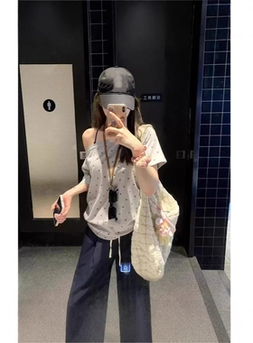 狗爪满印一字斜肩短袖t恤女夏季2025新款设计感小众别致甜辣上衣