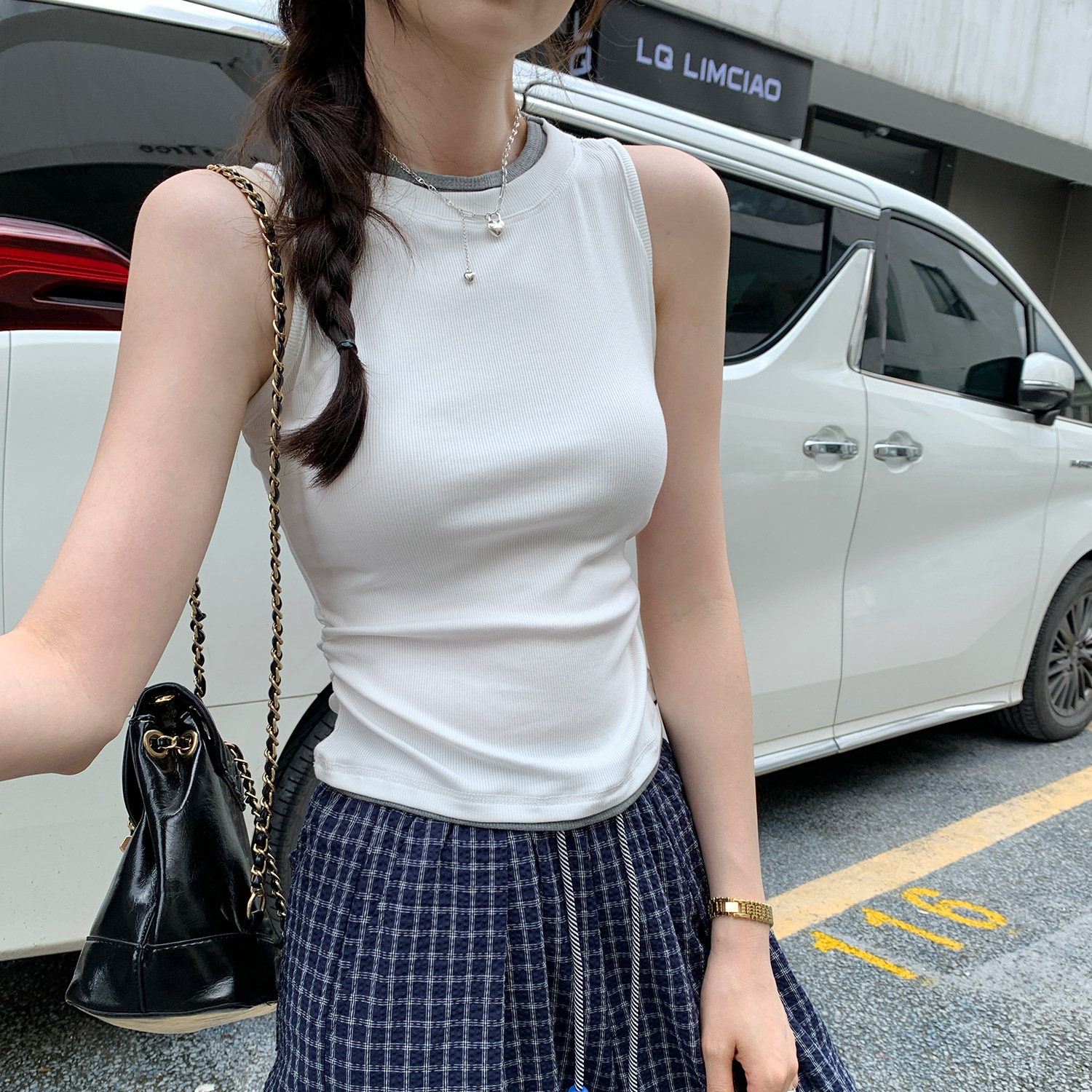 巨好看的撞色拼接假两件吊带背心女夏2025新款外穿高级感无袖上衣