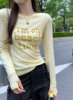 绝美巨好看的黄色字母印花圆领长袖T恤女秋季2025新款打底衫上衣