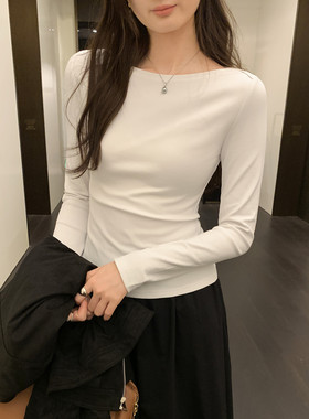 今年流行高级感一字领长袖t恤女2025新款早秋独特超好看单穿上衣