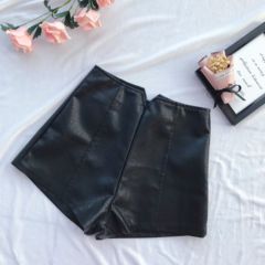 Real-price Korean version leather pants with all kinds of body-building in autumn and winter Pu slim, high waist, Black Leather shorts for women wearing wide-legged pants