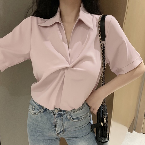 Real shooting and real price Korean versatile V-neck smooth shirt loose short sleeve shirt and fashionable design top