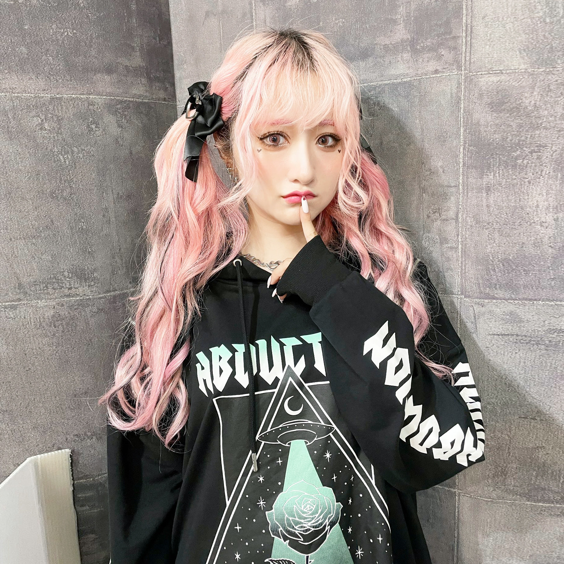 搬仓清货日系原宿暗黑风贵牌可爱少女连帽玫瑰印花露肩长款卫衣