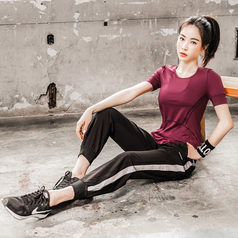 2020春季运动瑜伽服套装女新款健身速干衣夜跑反光条短袖瑜珈套装|ruв категории Женская одежда, костюм/студенты школьную форму/обмундирования, досуг, спортивный костюм - от Buy2taobao.com для оказания профессиональной услуги покупки агента Taobao