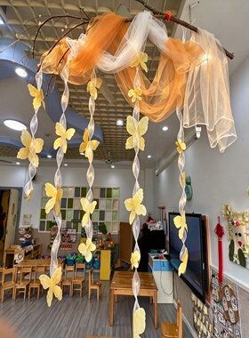 幼儿园环创橙黄色系吊饰装饰纱幔